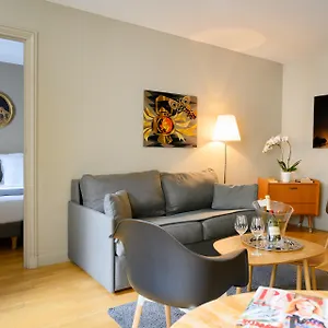 https://helzear-champs-elysees.fr-paris.fr