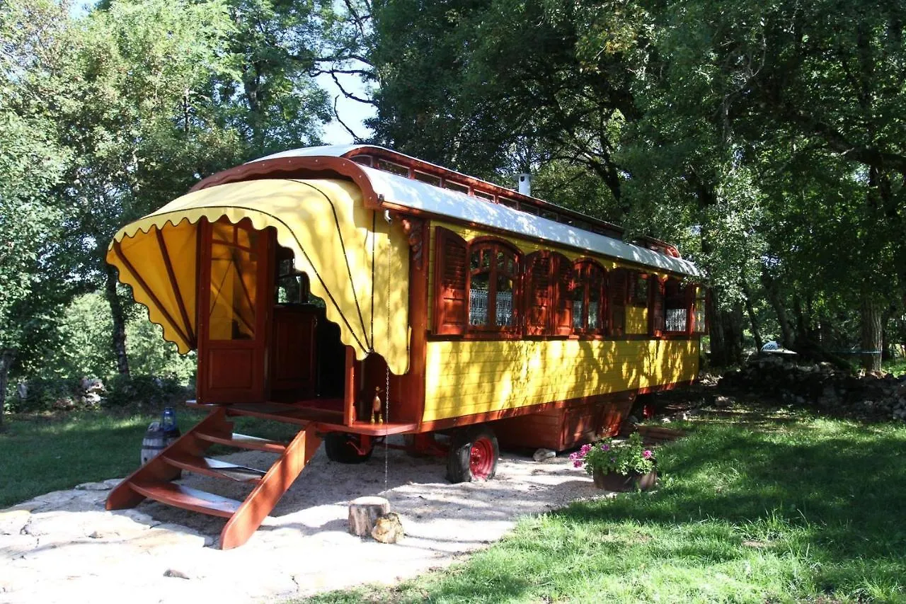 Bed and Breakfast Les Roulottes Du Lot Gramat