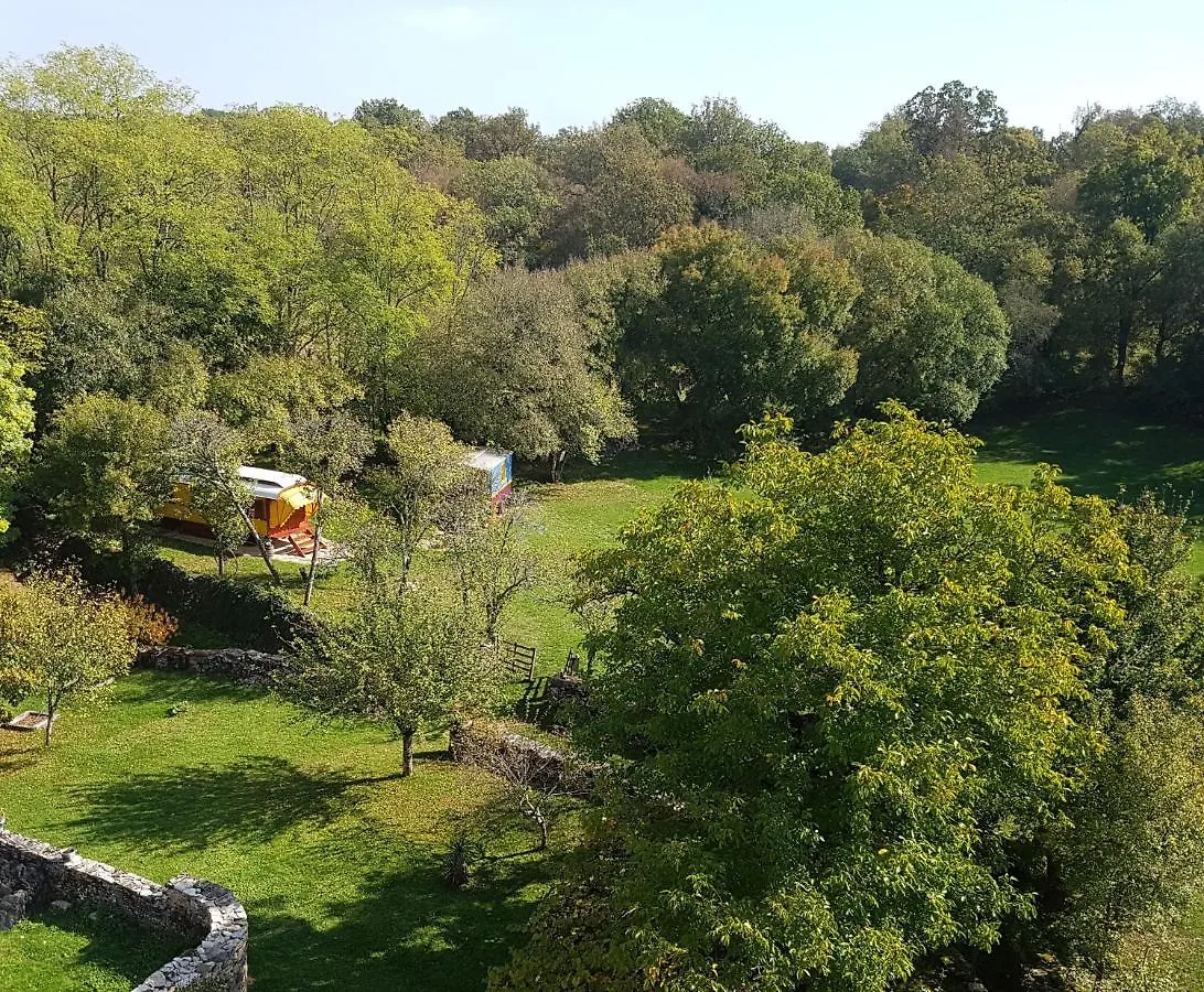 Bed and Breakfast Les Roulottes Du Lot Gramat Francia